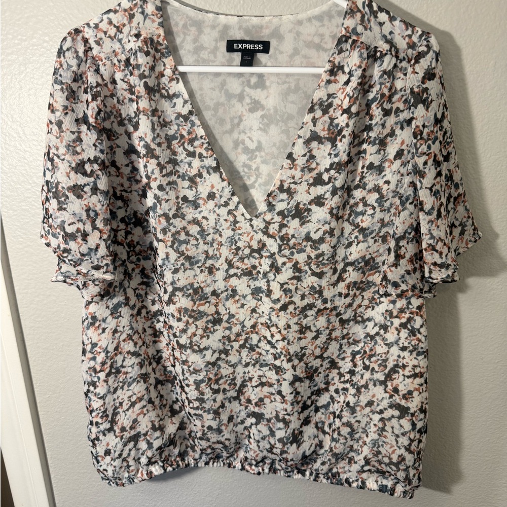 Express Women's V-Neck Floral Blouse -‎ Black, White, Pink